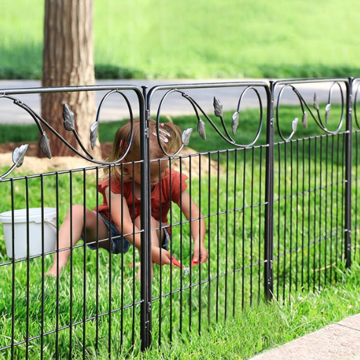 small wrought iron garden fence (3)