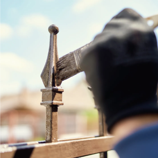 How to wash a wrought iron fence (1)