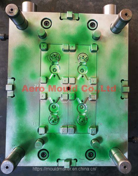 Plastic flip top cap mould manufacturer in China (3)