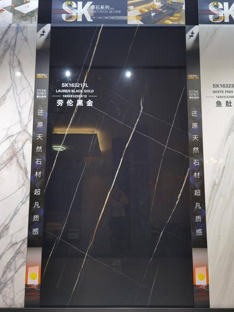 Lauren Black 劳伦黑金 (2).jpg