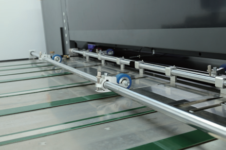 The front guide and left pull guide.png