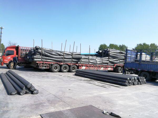 Geomembrane busy delivery in peak season