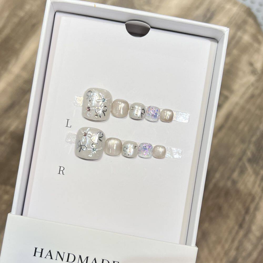 summer toe nail design.jpg