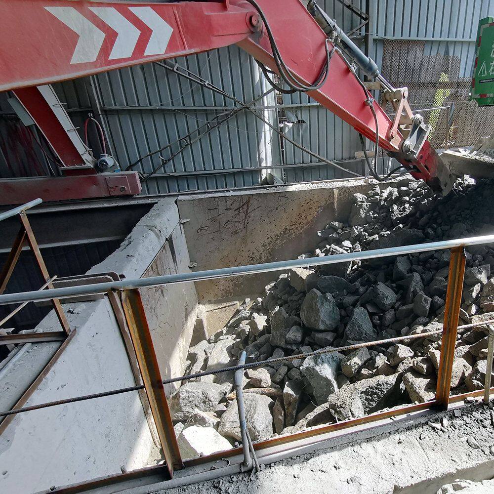 rock breaker system.jpg