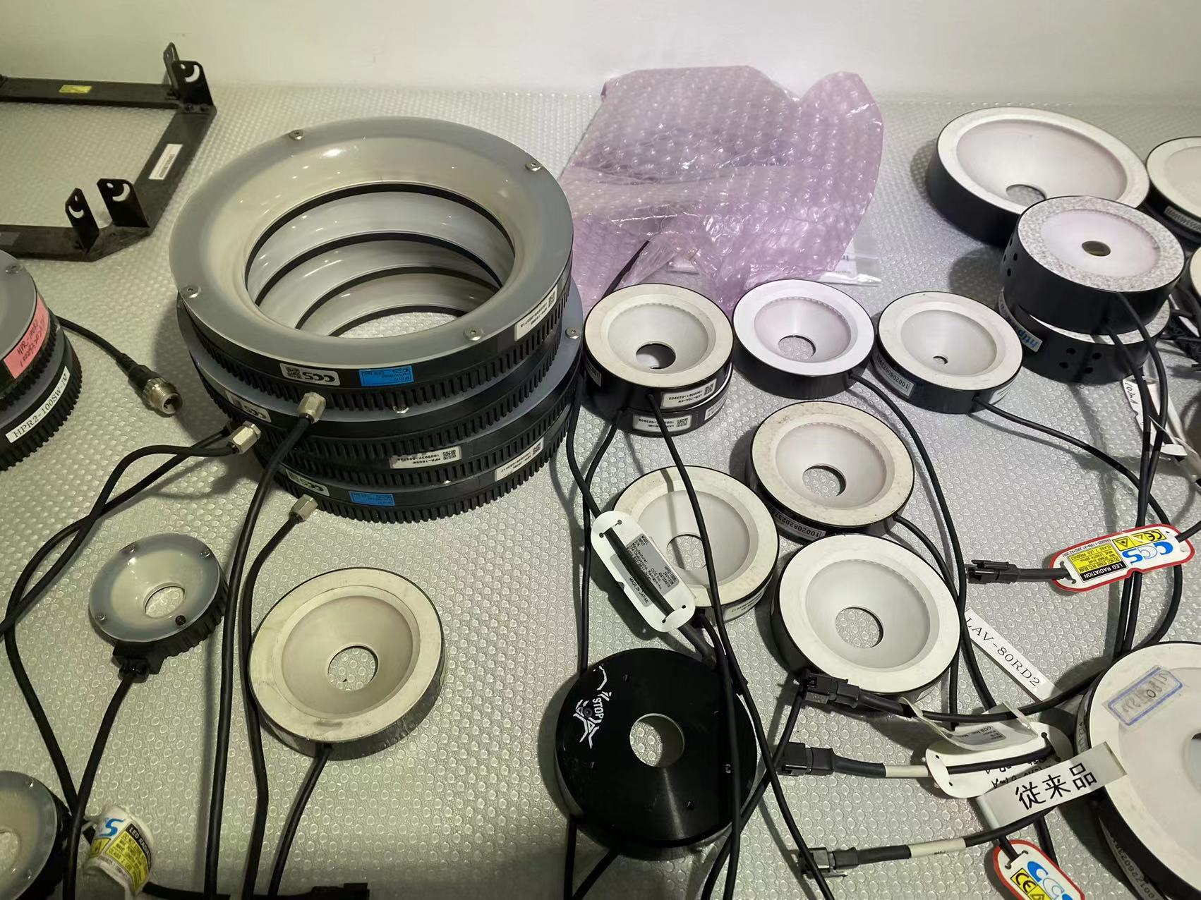A large number of visual light source products can be produced