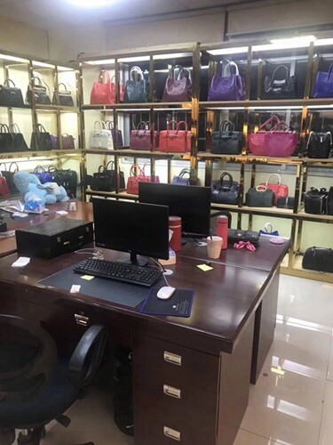Guangzhou Monisa Clothing&handbag Trading Co., Ltd company overview - view 1