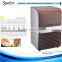 Totally-enclosed type compressor bar ice machine