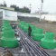 Pozos de acceso que mantienen el equipo de dispensadores de combustible en su lugar