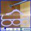 Valuable plastic expandable clothes hanger