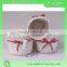 white color small wicker gift basket with plastic liner                        
                                                                                Supplier's Choice