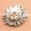 Best selling brooch for garment beautiful pearl and crystal brooches