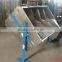 Rotatable pig feeder--which is very convenient to clean