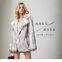 Casaco de paletó feminino branco e preto com detalhes de pelúcia falsa de 2025, roupa exterior de inverno elegante de comprimento médio