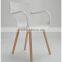 Leisure Armrest Chairs Plastic Chairs with Wooden Legs for Cafe