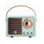 Gro?handel Mini Portable Soundbar Subwoofer drahtloser Lautsprecher, der TF-Karte unterstützt. HM11 Kreativer Bluetooth 5.0 Retro-Radiolautsprecher