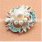 Best selling brooch for garment beautiful pearl and crystal brooches