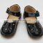 Manufacture 2016 New Arrival OEM Custom Leather Cute Newborn Squeaky Shoes Baby Girl Sandals