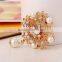 Korea jewelry wholesale gold plated zinc alloy flower shape safty pin scarf clip brooch