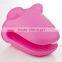 lovely animal shaped silicone oven mitts