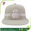 2017 wholesale 5-6 panels white leisure school tourism use 3d embroidery highly customized snapback cap