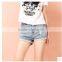 The Summer of 2015 LADIES SHORTS Denim Shorts Are a Frayed Hem the Denim Shorts