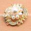 Best selling brooch for garment beautiful pearl and crystal brooches