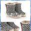 monochrome popcorn knit woman boot