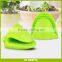 Heat-Resistant Silicone Mitts / Oven Mitts for Heat-Protection When Holding Pots, Pans and Plates Out Of The Microwave