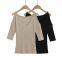 Primavera nueva y elegante camiseta de manga media de corte ajustado con dise?o de hombros descubiertos y cuello en V de color sólido para uso casual