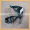 Wire strainers, ensures wire tension