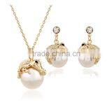 Fancy Jewelry Gold Plated Zinc Alloy Pearl Pendant Alligator Earring Necklace Set Supplier's Choice thumbnail-2