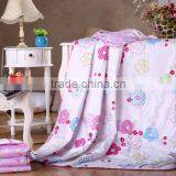 China Factory Price Natural Down and Feather Silk Quilted Round Bed Comforters thumbnail-1