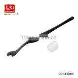 Slanted Plastic Eyebrow Trimmer And Shaper. Plastic Shaving Razor D01-ER006 thumbnail-1