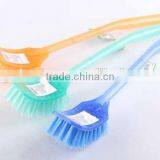 Curved Toilet Cleaning Brush thumbnail-1