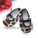 China Low Price Wholesale Cotton Fabric Soft Sole Baby Shoes for 0-15months Baby Kids thumbnail-2