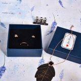 Заказанный жесткий квадратный белый картонный подарочный ящик с крышкой thumbnail-3