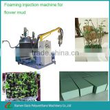 Self-cleaning pu injection foaming machine for flower mud