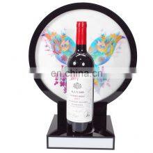 Акриловая светодиодная полка для демонстрации бутылок с алкогольными напитками. Акриловая светодиодная демонстрация бутылок с вином