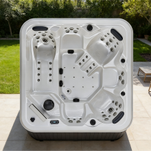 AzerbaijanVilla Whirlpool Bath TubBuilt-incirculationsystemkeepsthewaterflowing thumbnail-5