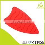 Heat-resistant Silicone Iron Mats in Iron Shape thumbnail-1
