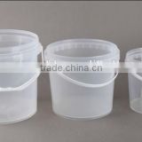 small plastic buckets with lids