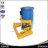 Oil Drum Lifting Clamp for Plastic Drums Capacity 365kg thumbnail-2