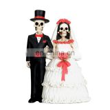 Resin Skull Couple Performs Display Statue