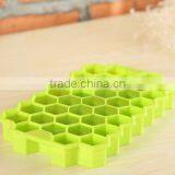Summer Honeycomb Design Ice Tray Silicone Ice Maker thumbnail-4