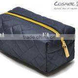 2016 Fashion Satin Quilting Toiletry Bag With Gold Zip for Man thumbnail-4