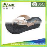 Hot Sale Comfortable and Soft Lady Flip Flops, Beach Slipper thumbnail-3