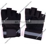 Hot sales men black half finger gym glove sport glove with swache bandage