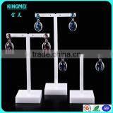 Fashion Design Elegant Counter Top White Perspex Jewelry Display Stand for Necklace Acrylic Bracelet Display Cube thumbnail-3