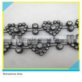 Plastic Strip Sew on Heart Design Black Plastic Mix Crystal 10 Yards 1 Card thumbnail-1