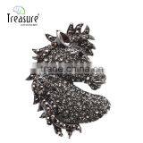 Brand Treasure Horse Brooch Yiwu Latest Design Fashion Metal Diamond Horse Brooch thumbnail-3